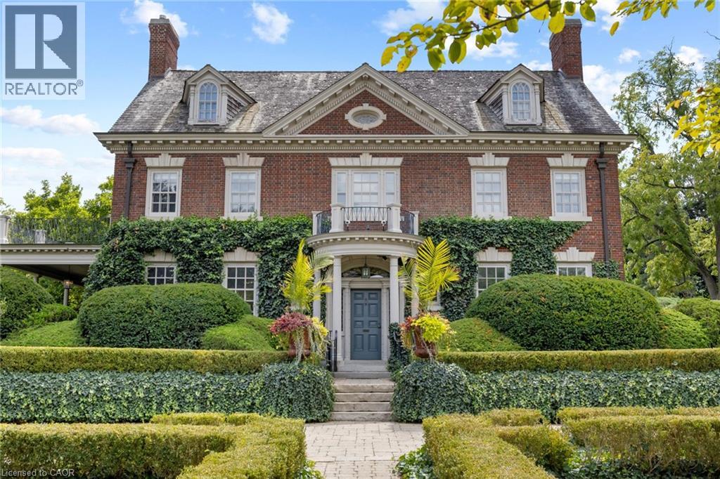 33 Salisbury Ave, Cambridge, ON N1S 1J1