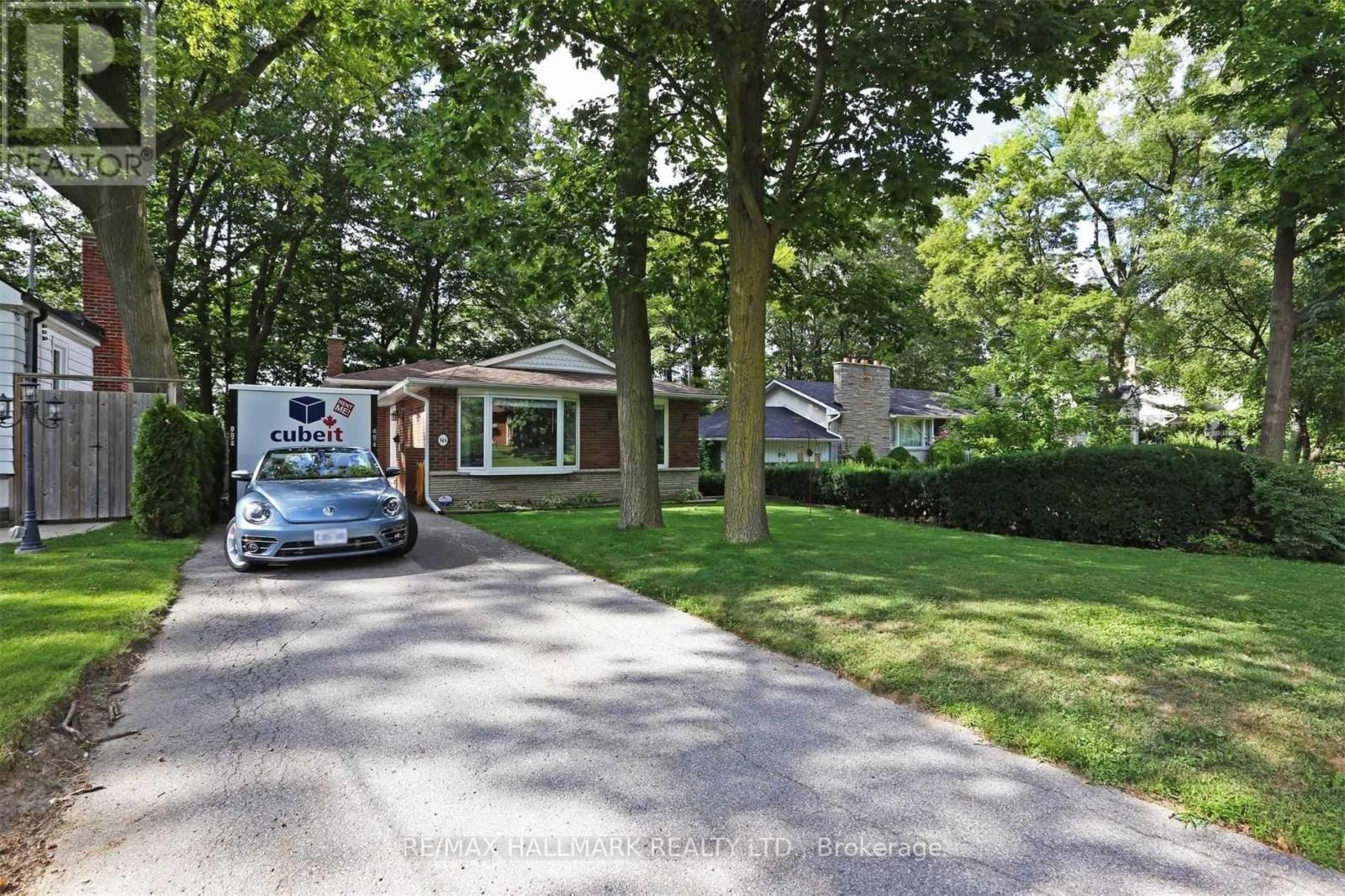 94 Oakridge Dr #a, Toronto, ON M1M 2A4