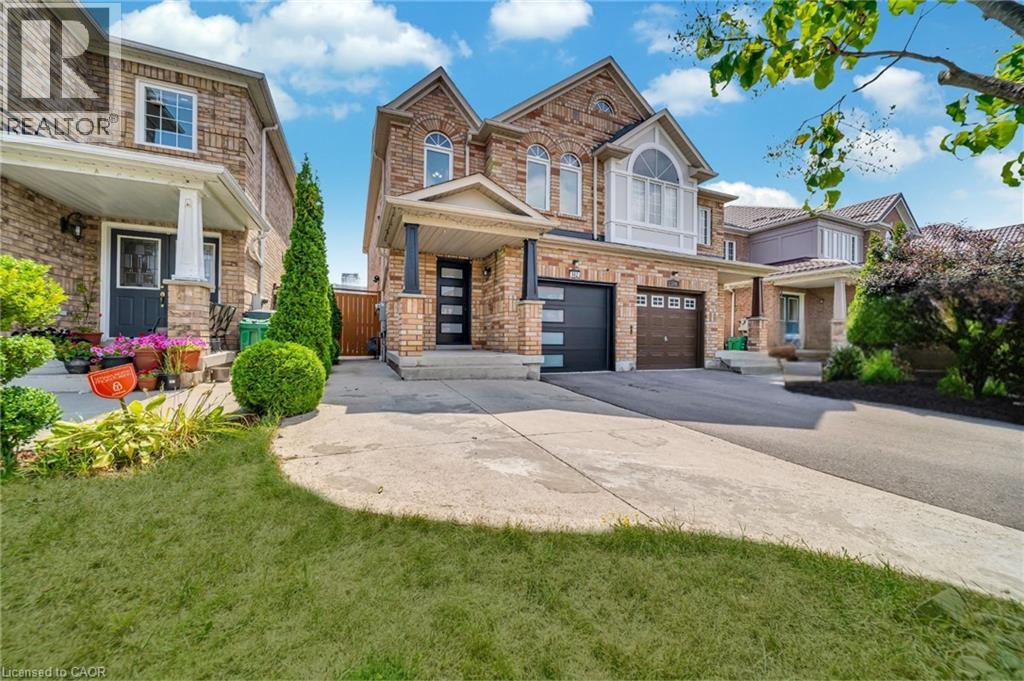 562 Orange Walk Cres, Mississauga, ON L5R 0A3