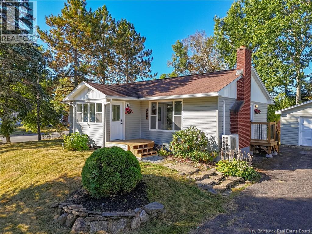 227 Coventry Cres, Fredericton, NB E3B 4P4