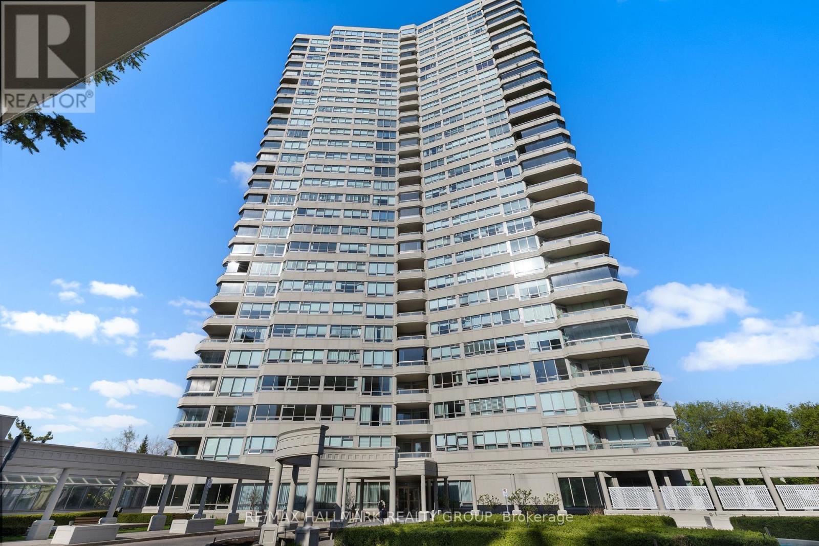 2403 1480 Riverside Dr, Ottawa, ON K1G 5H2