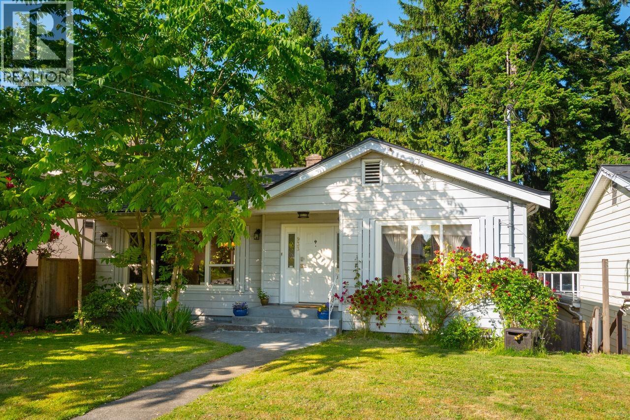 933 Fifth St, New Westminster, BC V3L 2Y5