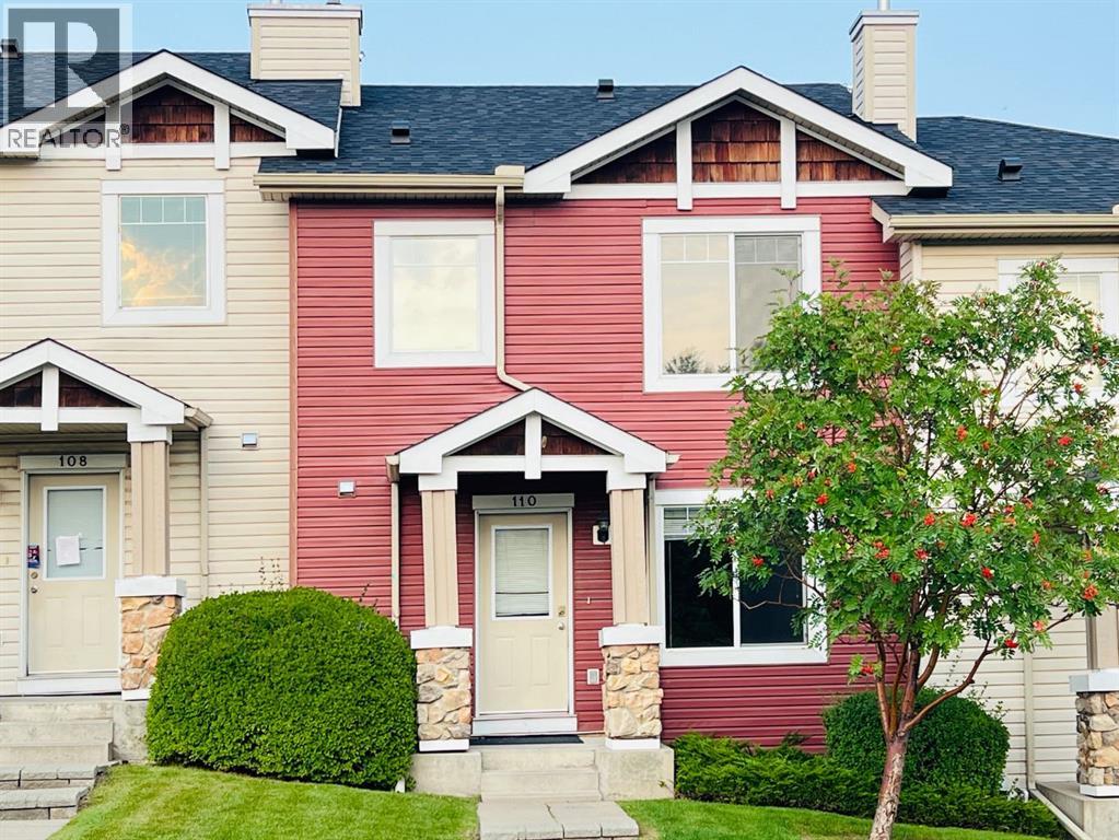 110 Panamount Dr NW, Calgary, AB T3K 6K3