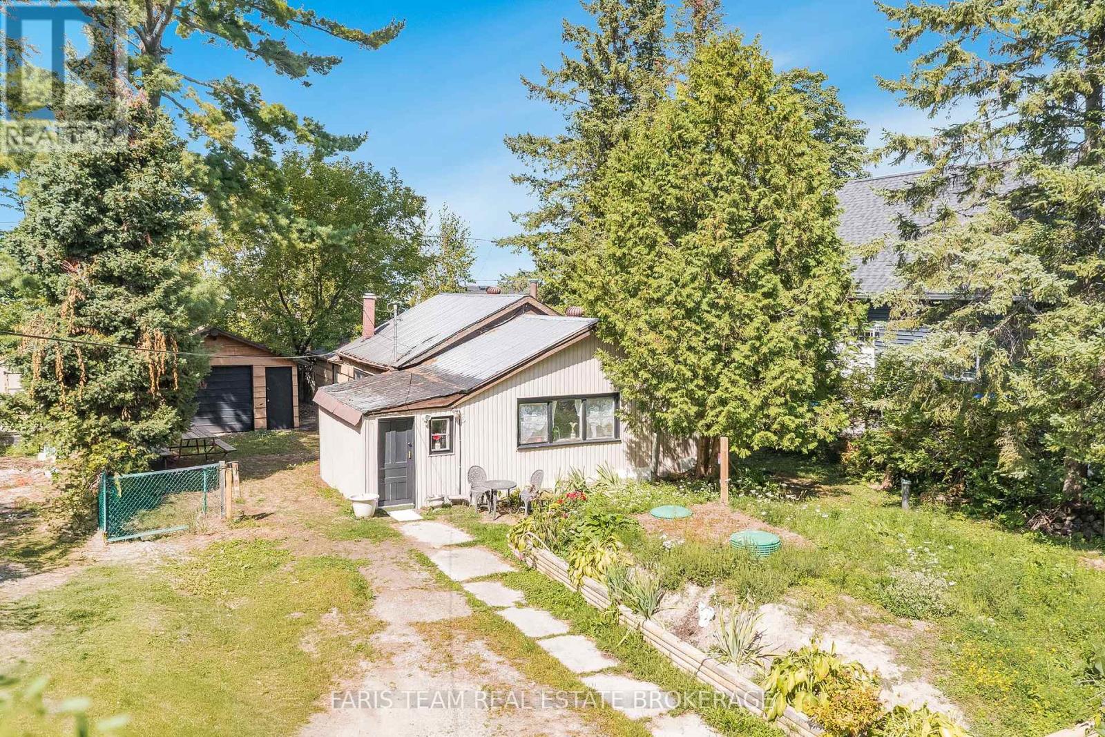 16 Waterside Dr, Tay, ON L0K 1R0