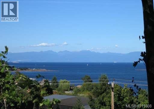 911 Haliburton St, Nanaimo, BC V9R 4W1