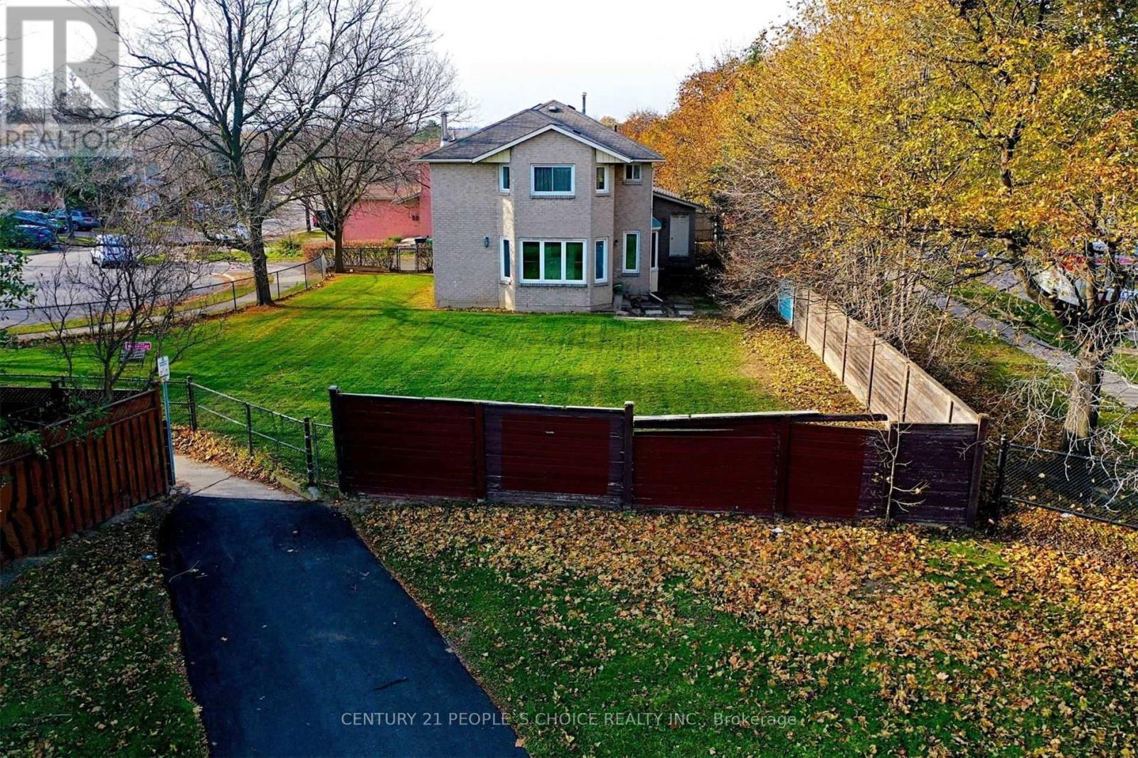 28 Steven Ct #a, Brampton, ON L6Z 3A6
