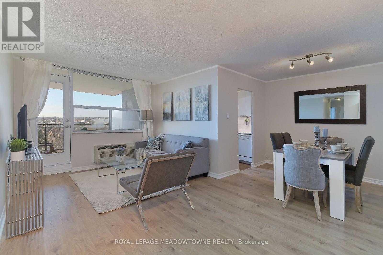 609 966 Inverhouse Dr, Mississauga, ON L5J 4B6