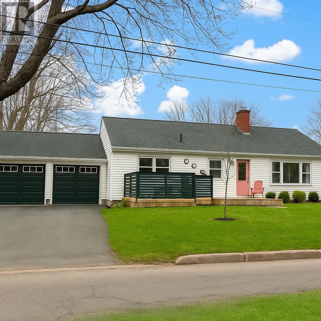 64 Mcgill Ave, Charlottetown, PE C1A 2J8