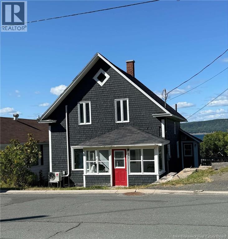 409 Victoria St, Dalhousie, NB E8C 2V1