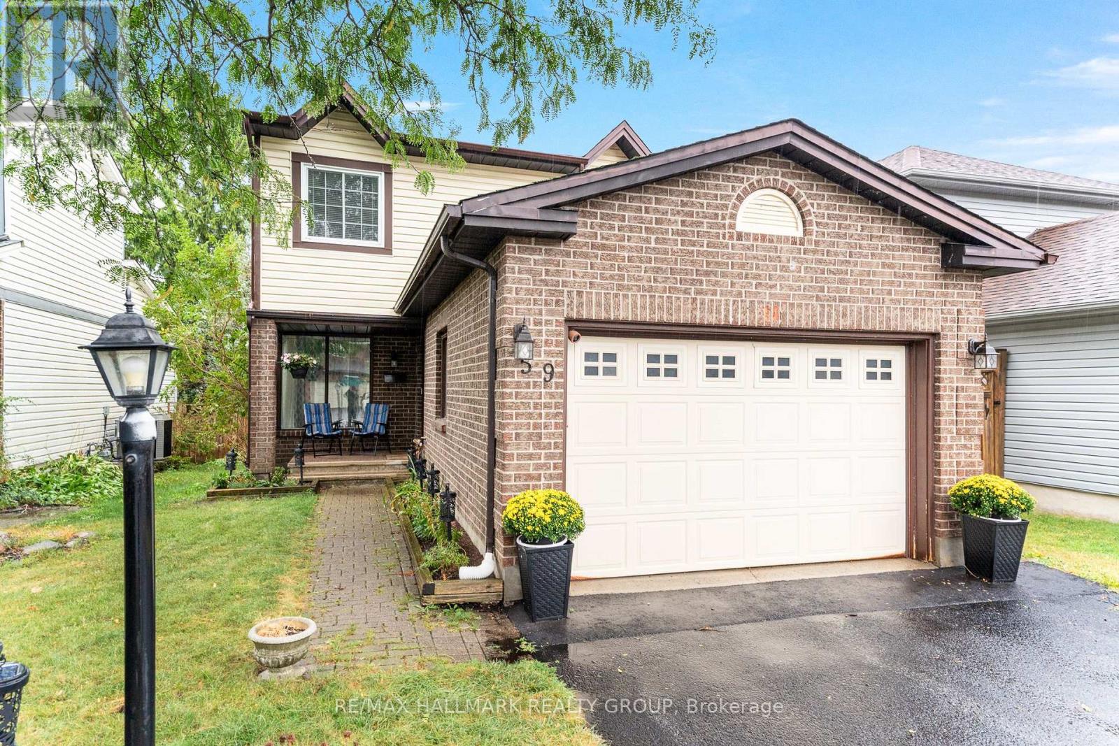 59 Shearer Cres, Ottawa, ON K2L 3N3