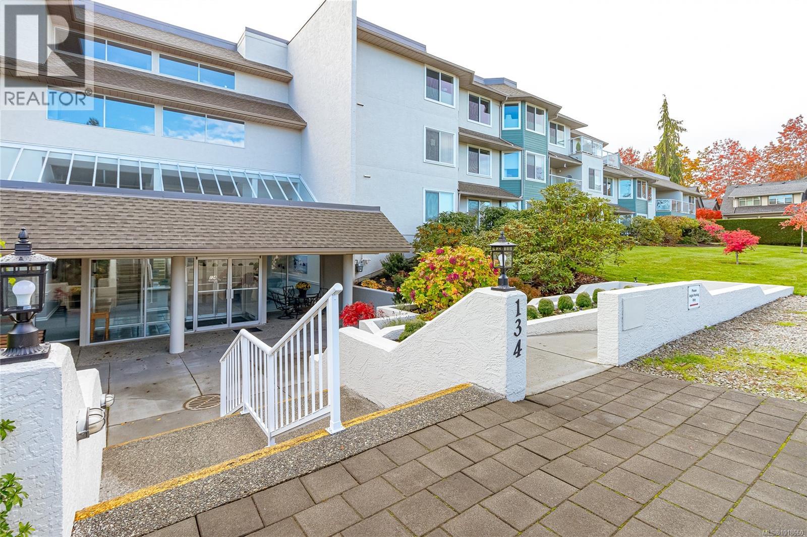 134 Fifth Ave E Unit 303 Ave, Qualicum Beach, BC V9K 1Y7