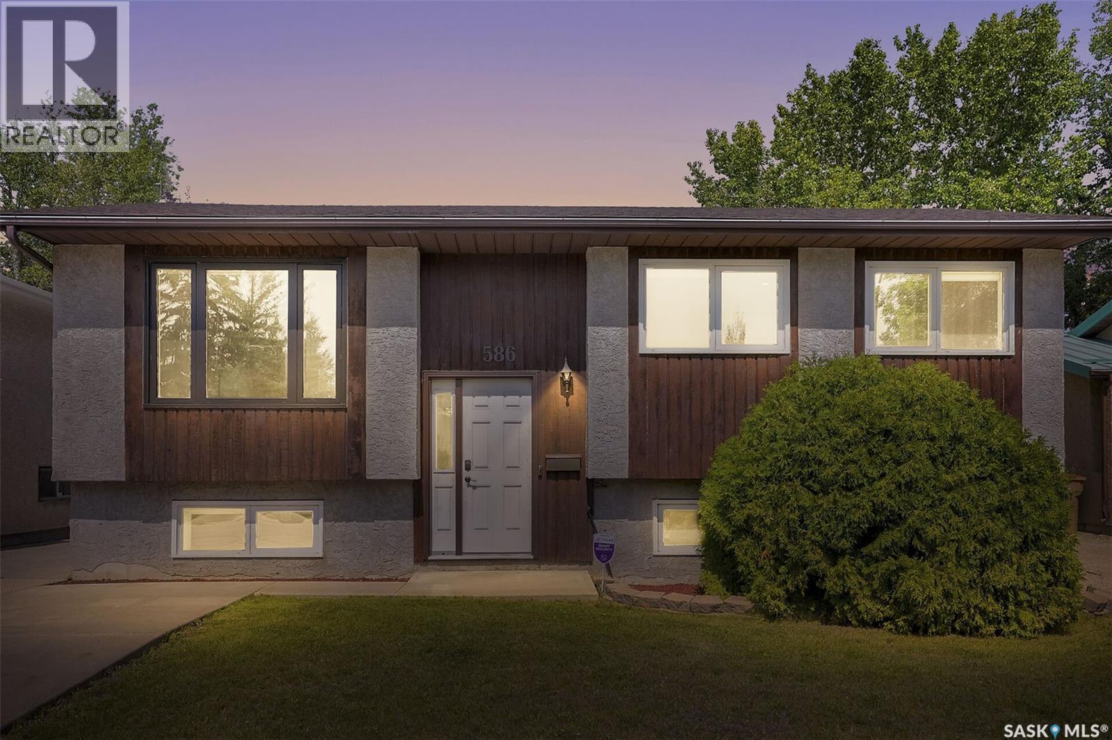 586 Rink Ave, Regina, SK S4X 2E9