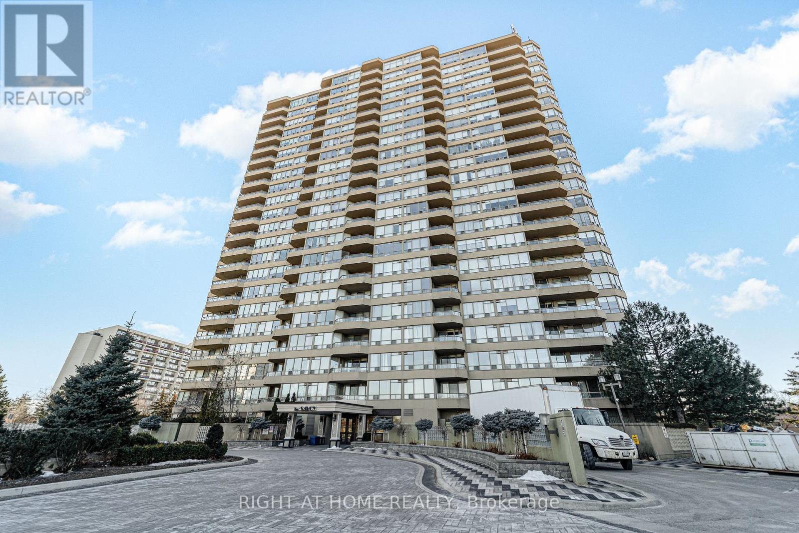 904 10 Torresdale Ave, Toronto, ON M2R 3V8