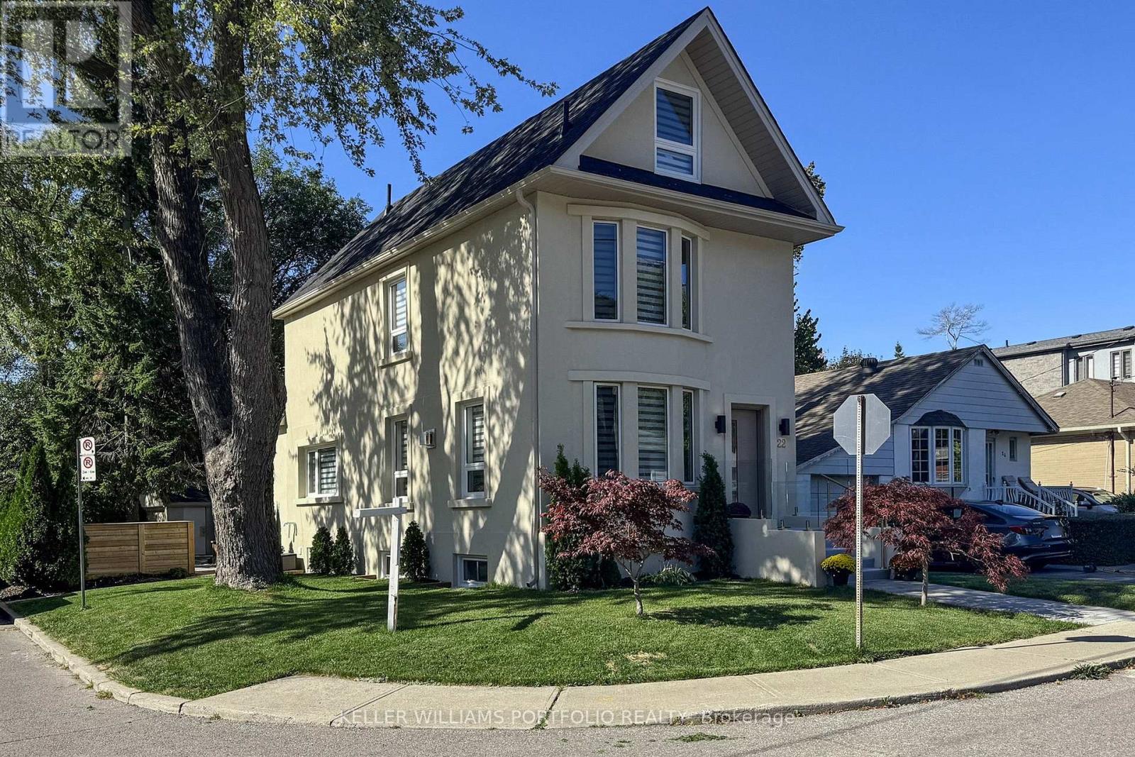 22 Pitt Ave, Toronto, ON M1L 2R1