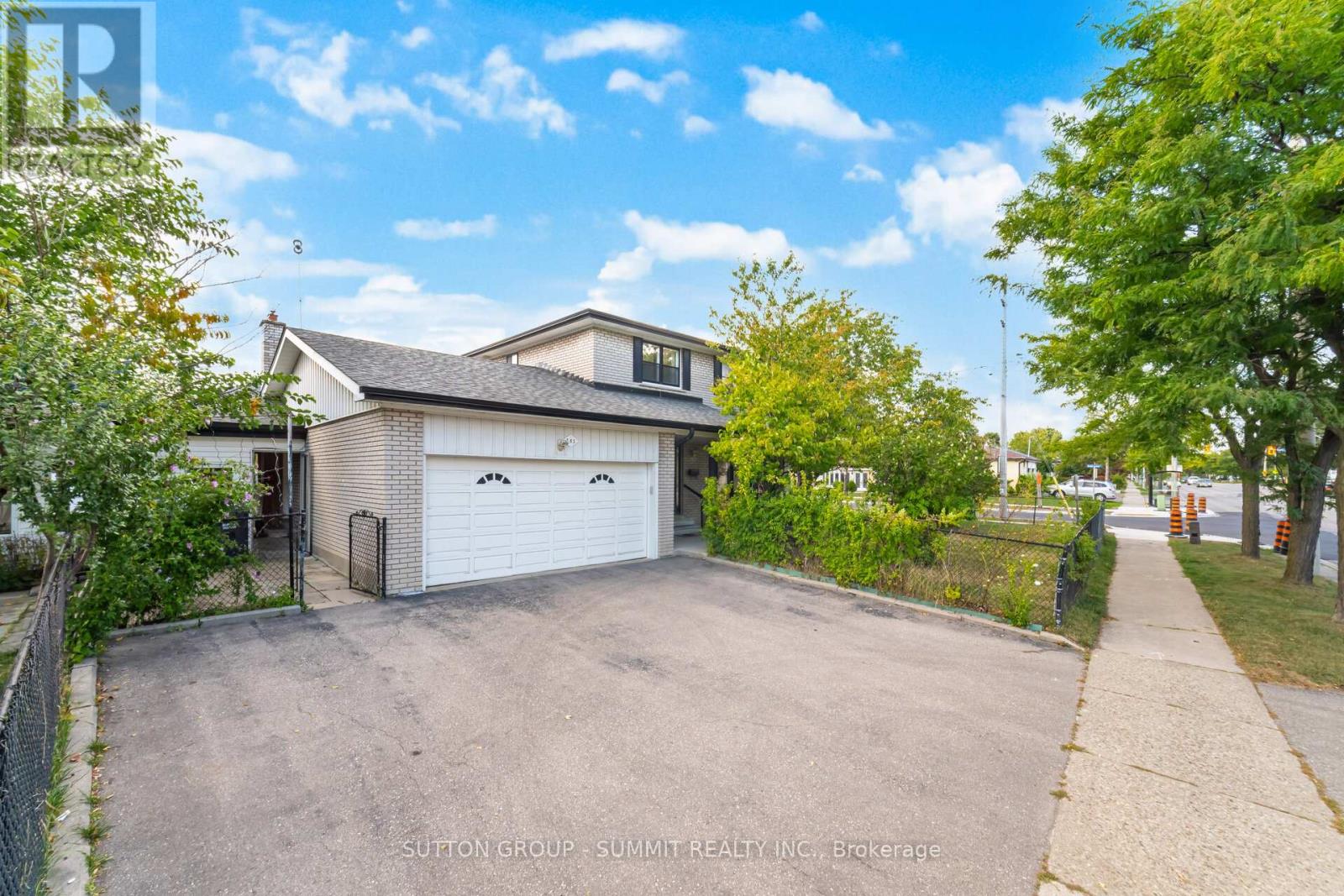 783 Bloor St, Mississauga, ON L4Y 2M7