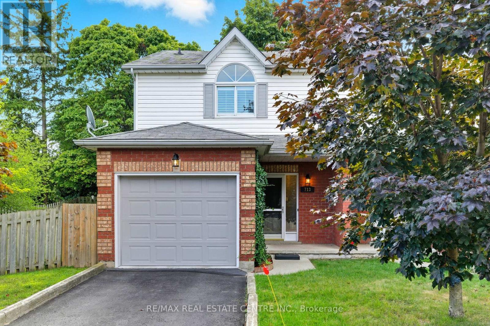 713 Champlain Blvd, Cambridge, ON N1R 7Z8