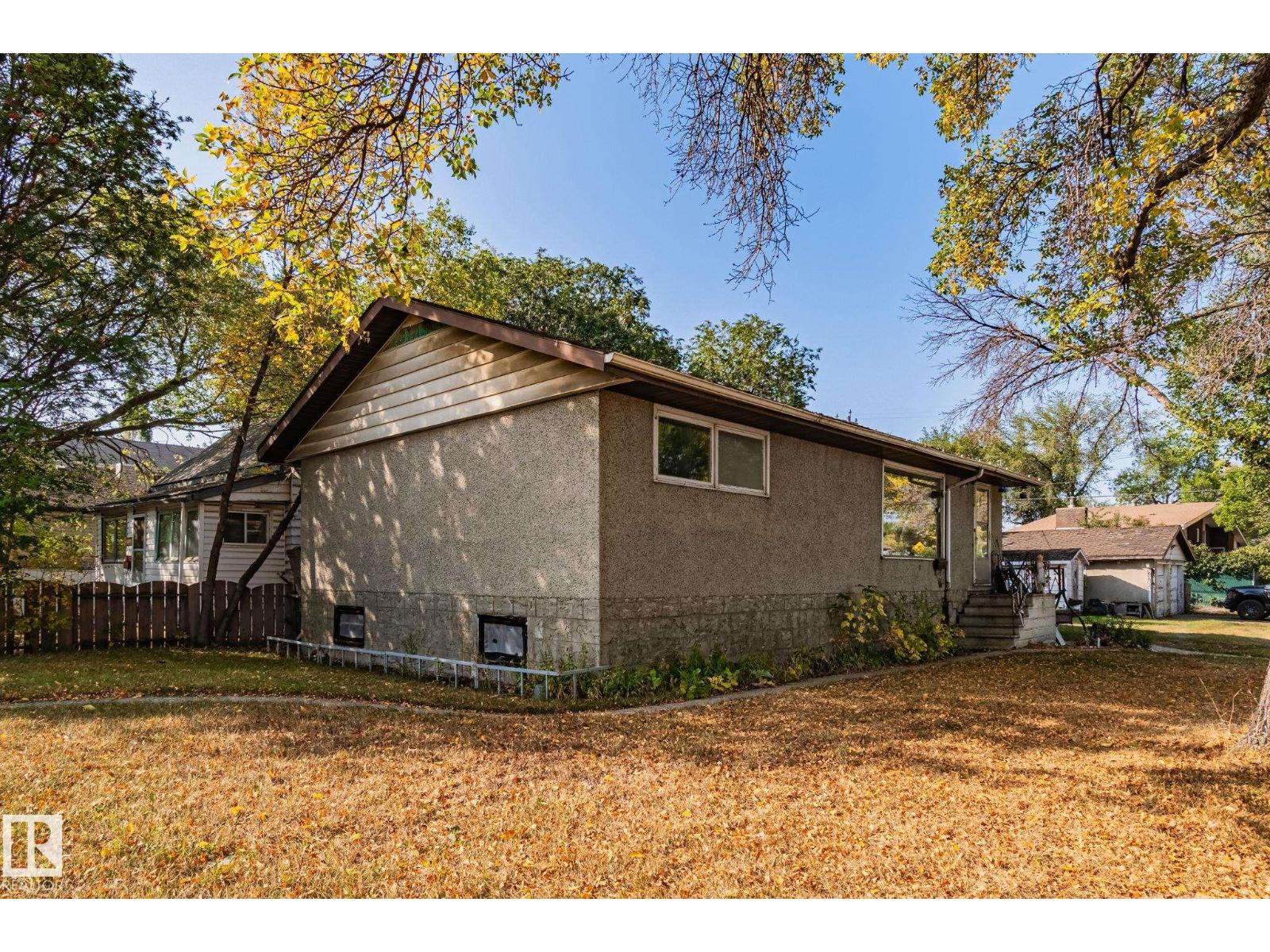 82 St Nw Unit 12350, Edmonton, AB T5B 2X2