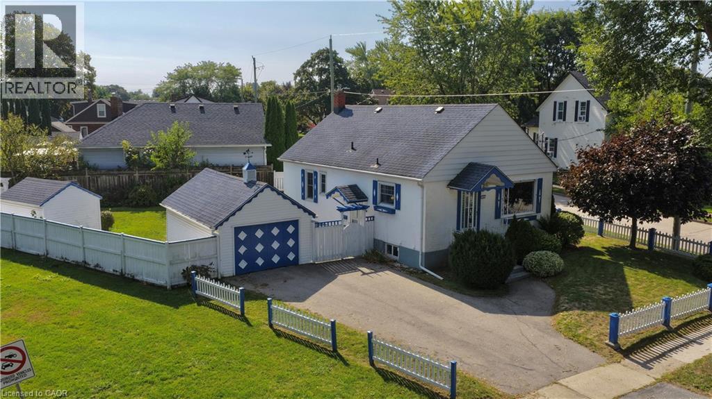 272 Carlton St, St. Catharines, ON L2N 1B9