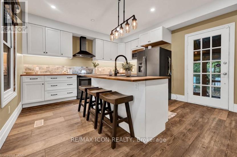 115 Cedar St, Cambridge, ON N1S 1V7