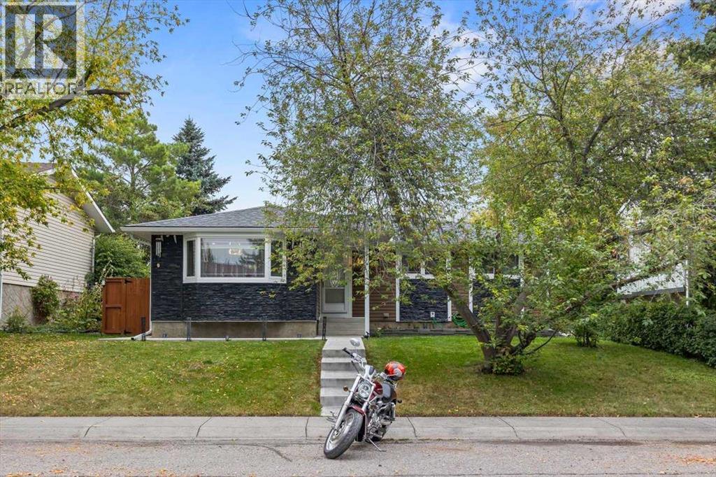 343 Queen Tamara Way SE, Calgary, AB T2Y 4R1