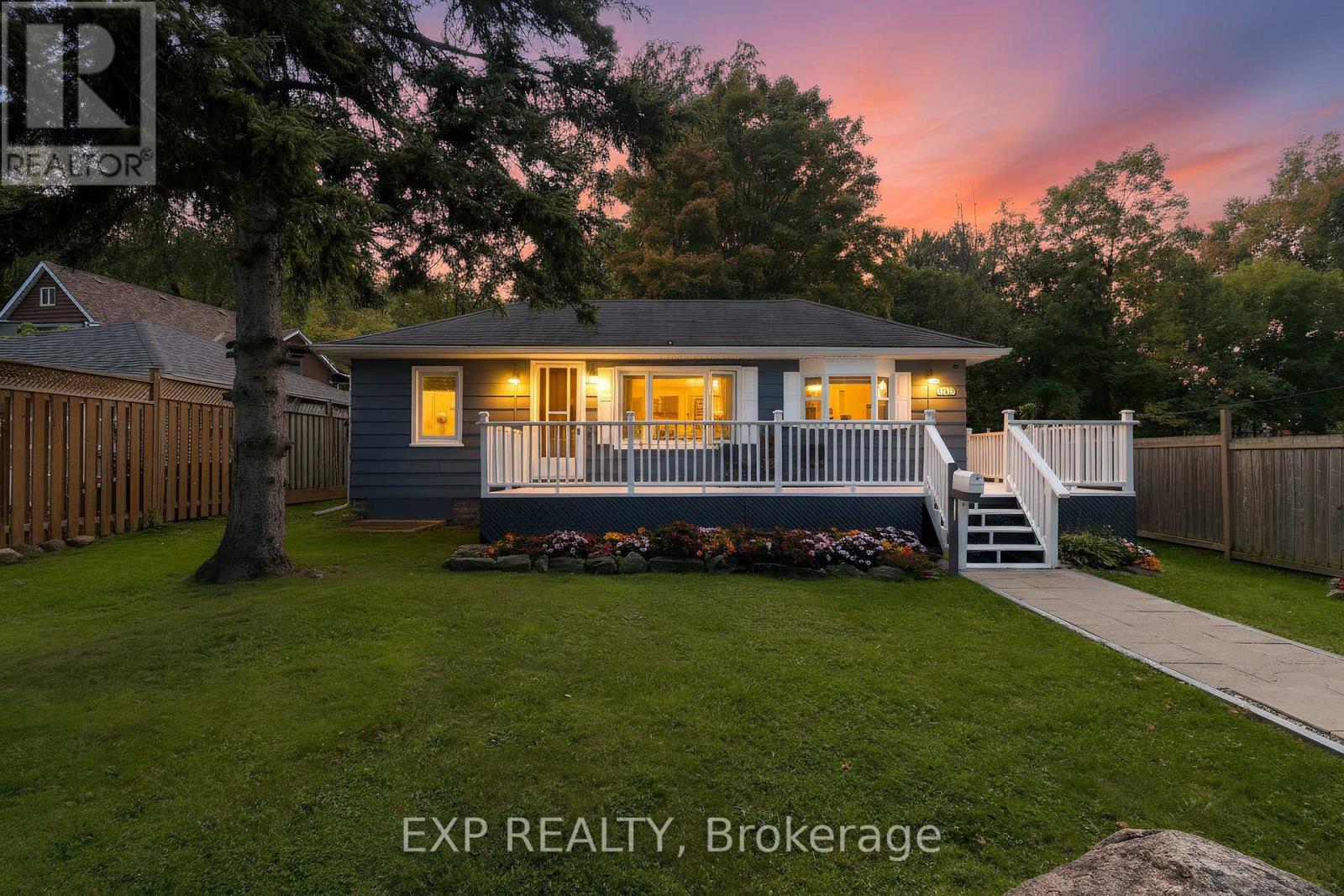 261 Glenwoods Ave, Georgina, ON L4P 2X1