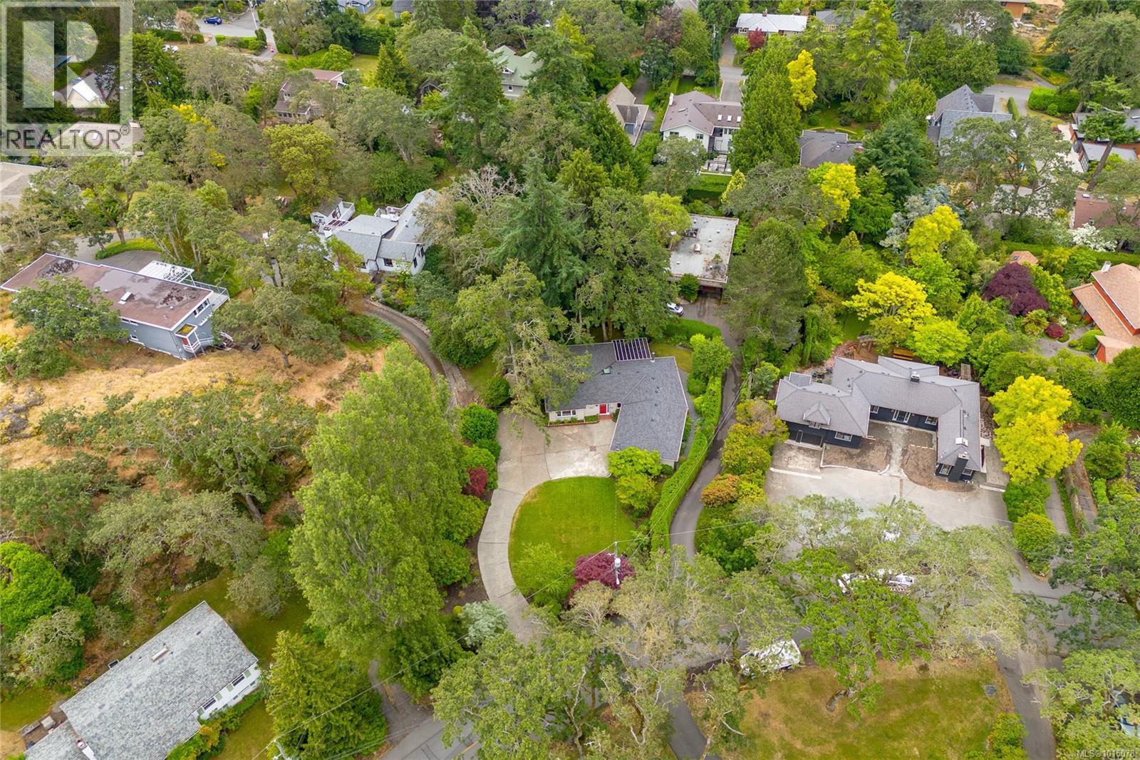 1941 Mayfair Dr, Saanich, BC V8P 1R1