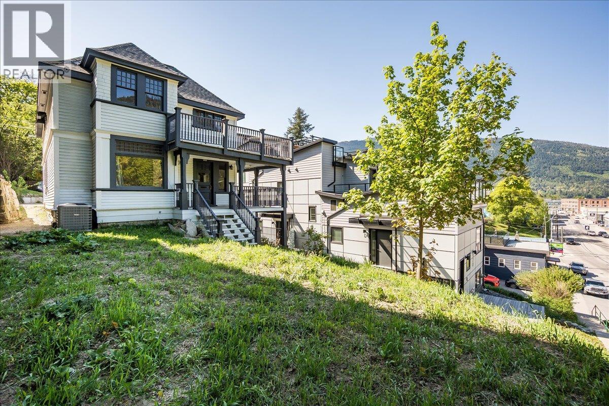 922 Front St, Nelson, BC V1L 4C2