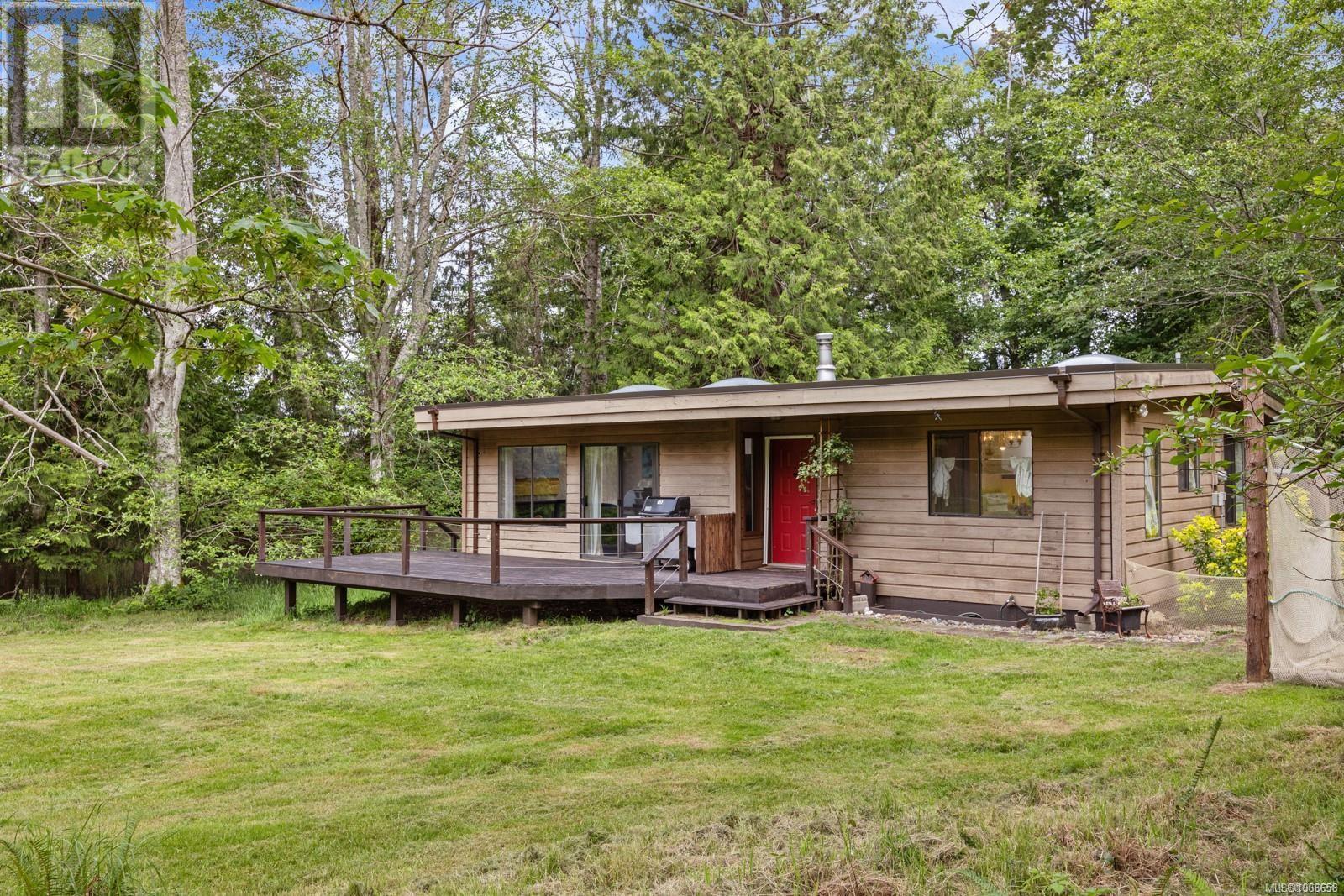 1100 Mount Rd, Hornby Island, BC V0R 1Z0