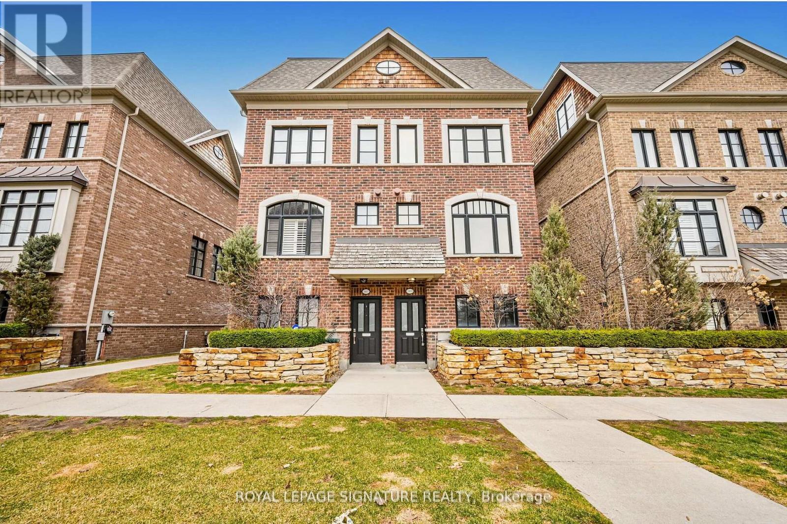1809 Pagehurst Ave, Mississauga, ON L4X 2S5
