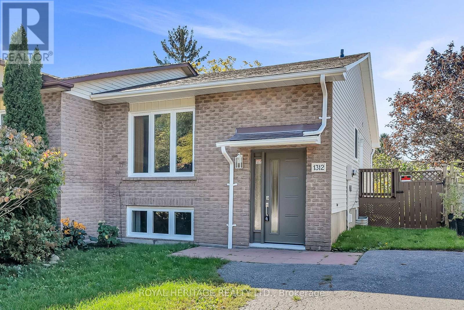 1312 Valley Dr, Oshawa, ON L1J 7J7