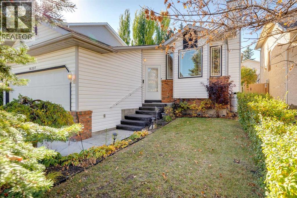 16227 Shawfield Dr SW, Calgary, AB T2Y 2J7