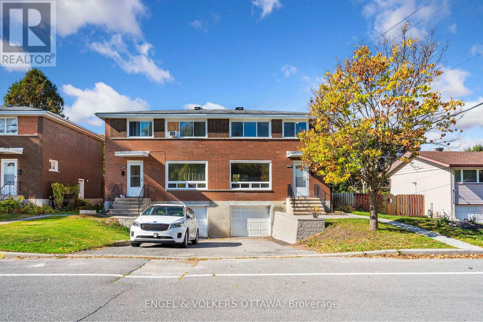 2726-2728 Colman St, Ottawa, ON K1V 8J9