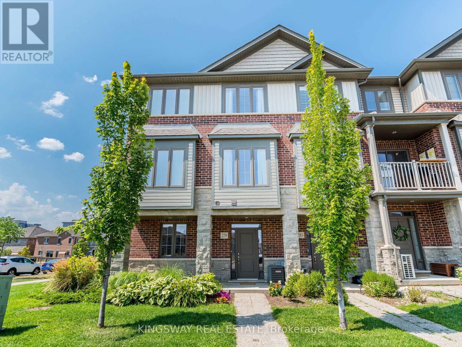 2 279 Skinner Rd, Hamilton, ON L8B 1W5