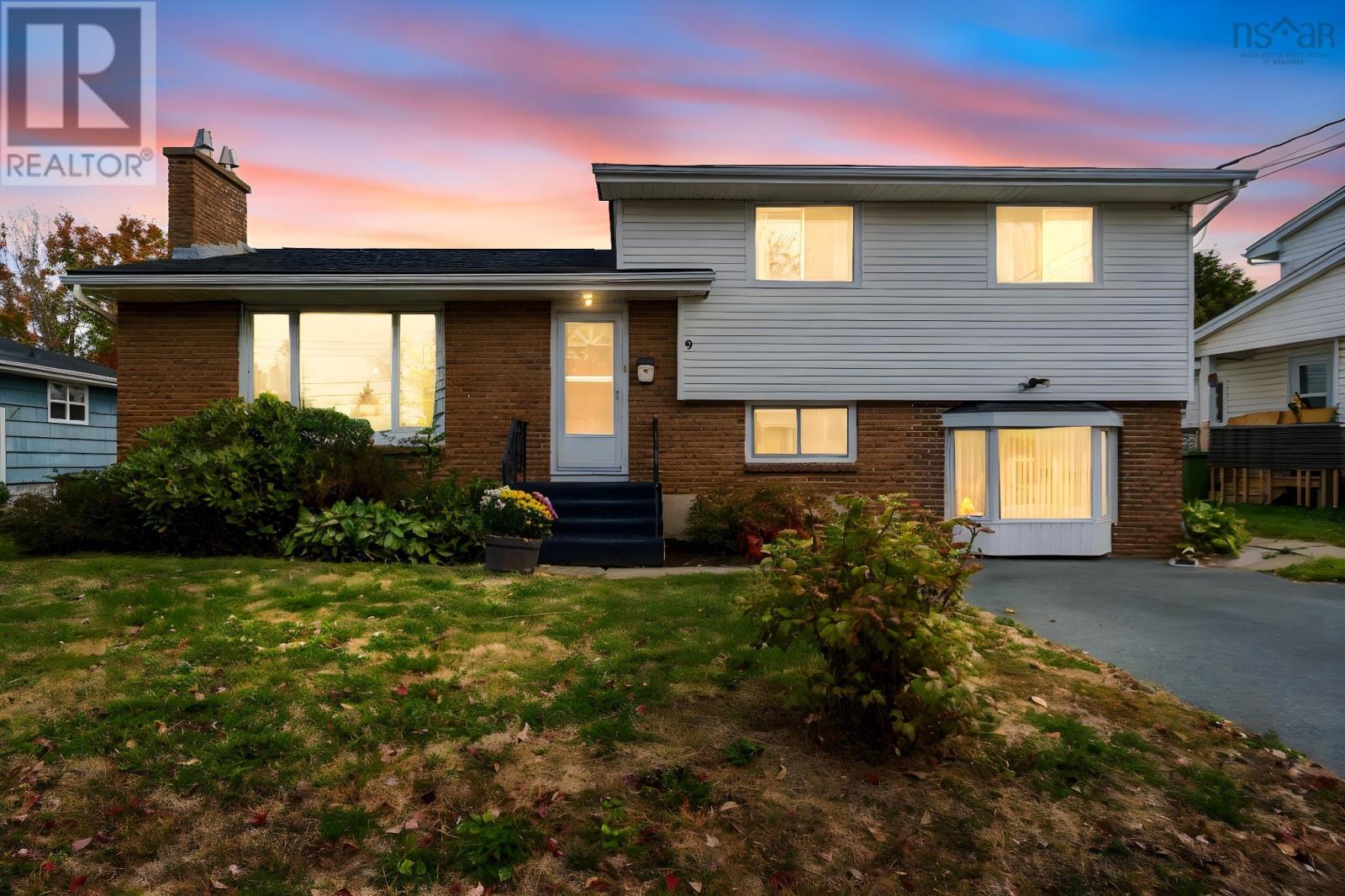 9 Tobin Dr, Dartmouth, NS B2W 1W9