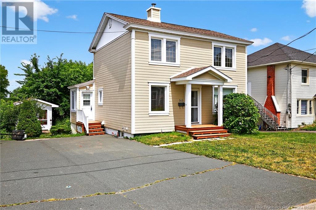 243 York St, Bathurst, NB E2A 1G9
