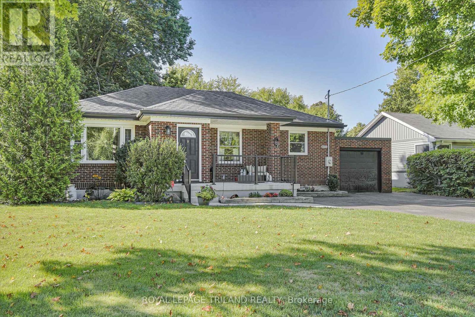 65 Broadway Ave, London, ON N6P 1A9