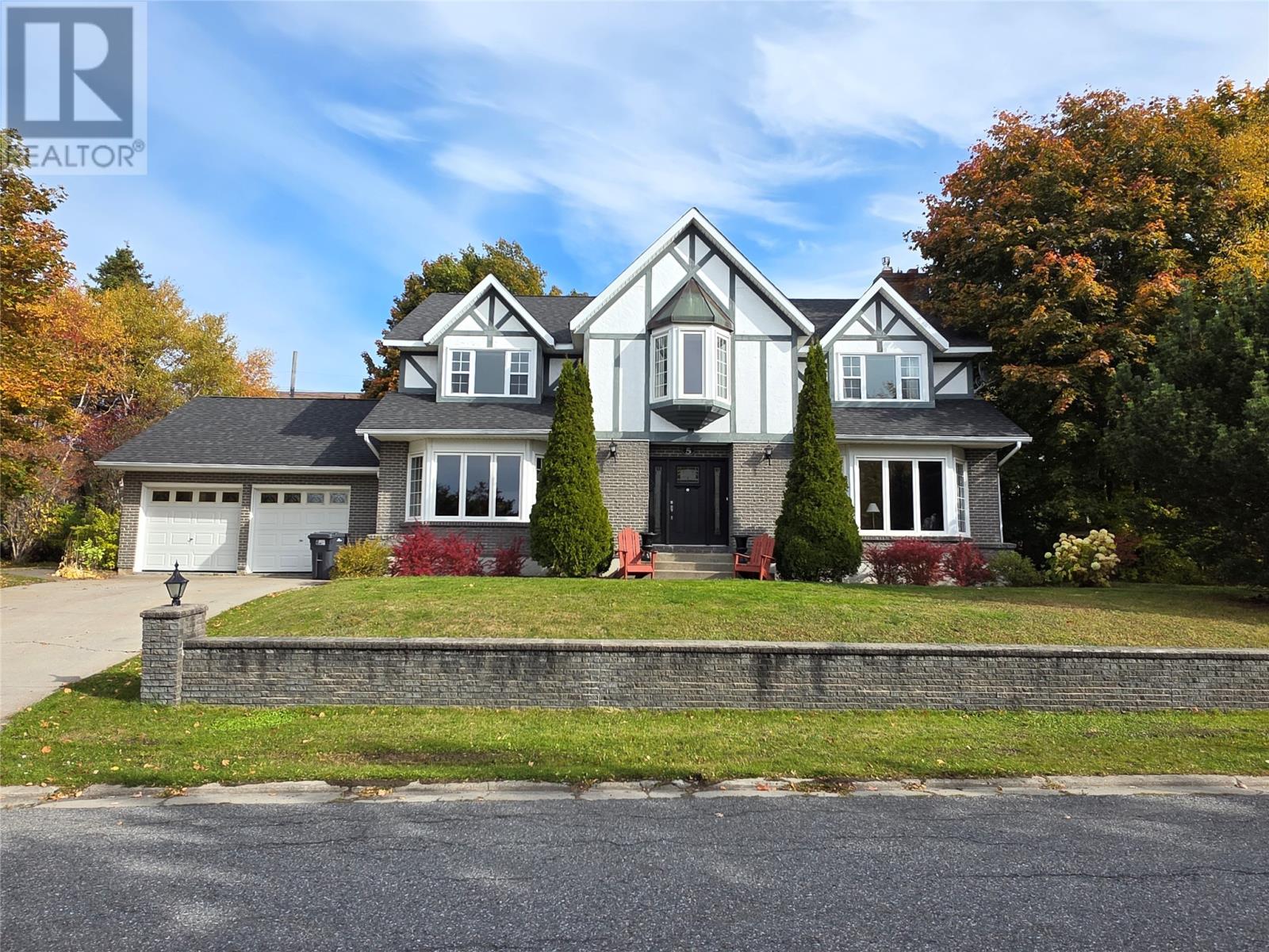 5 Hamilton Pl, Corner Brook, NL A2H 6Z1
