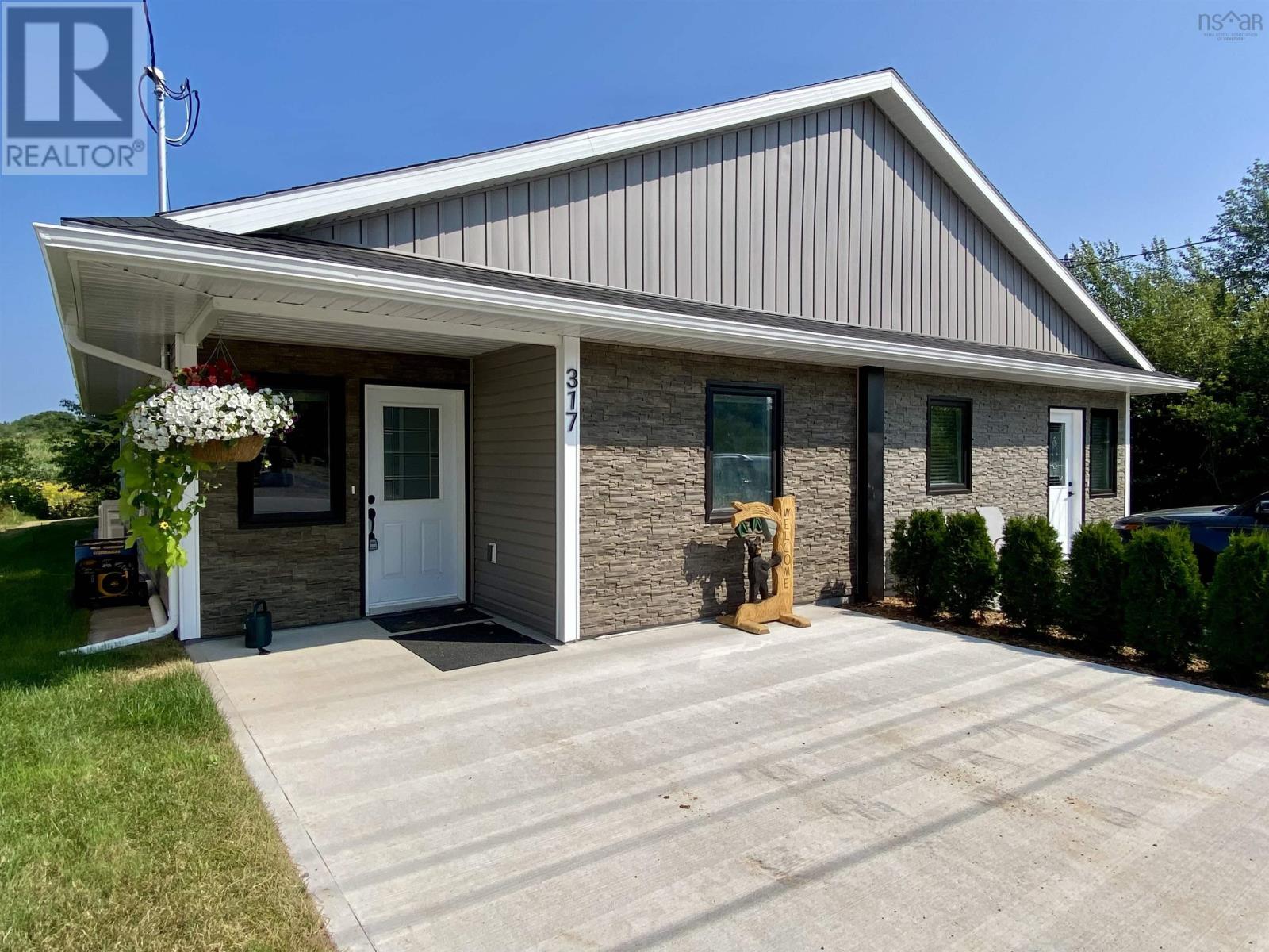 317 Nichols Ave, Kentville, NS B4N 3V7
