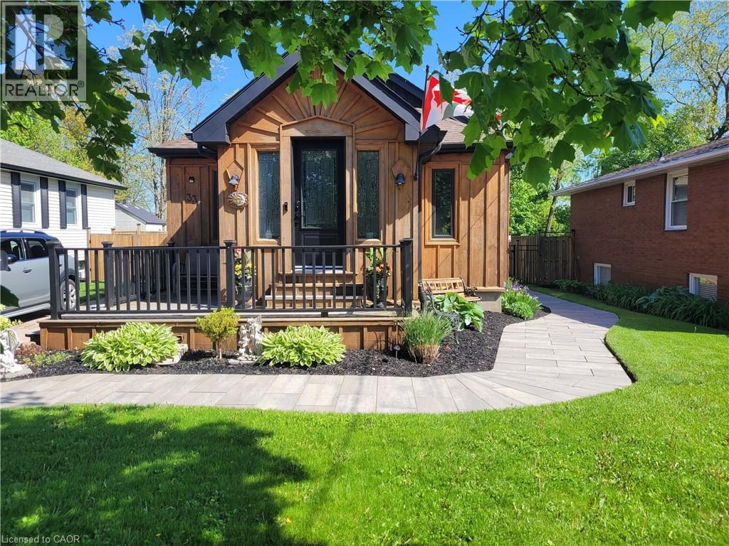 33 Rosedale Ave, St. Catharines, ON L2P 1Y6
