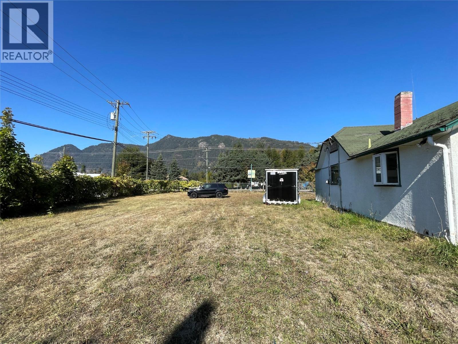 401 Finlayson St, Sicamous, BC V0E 2V1