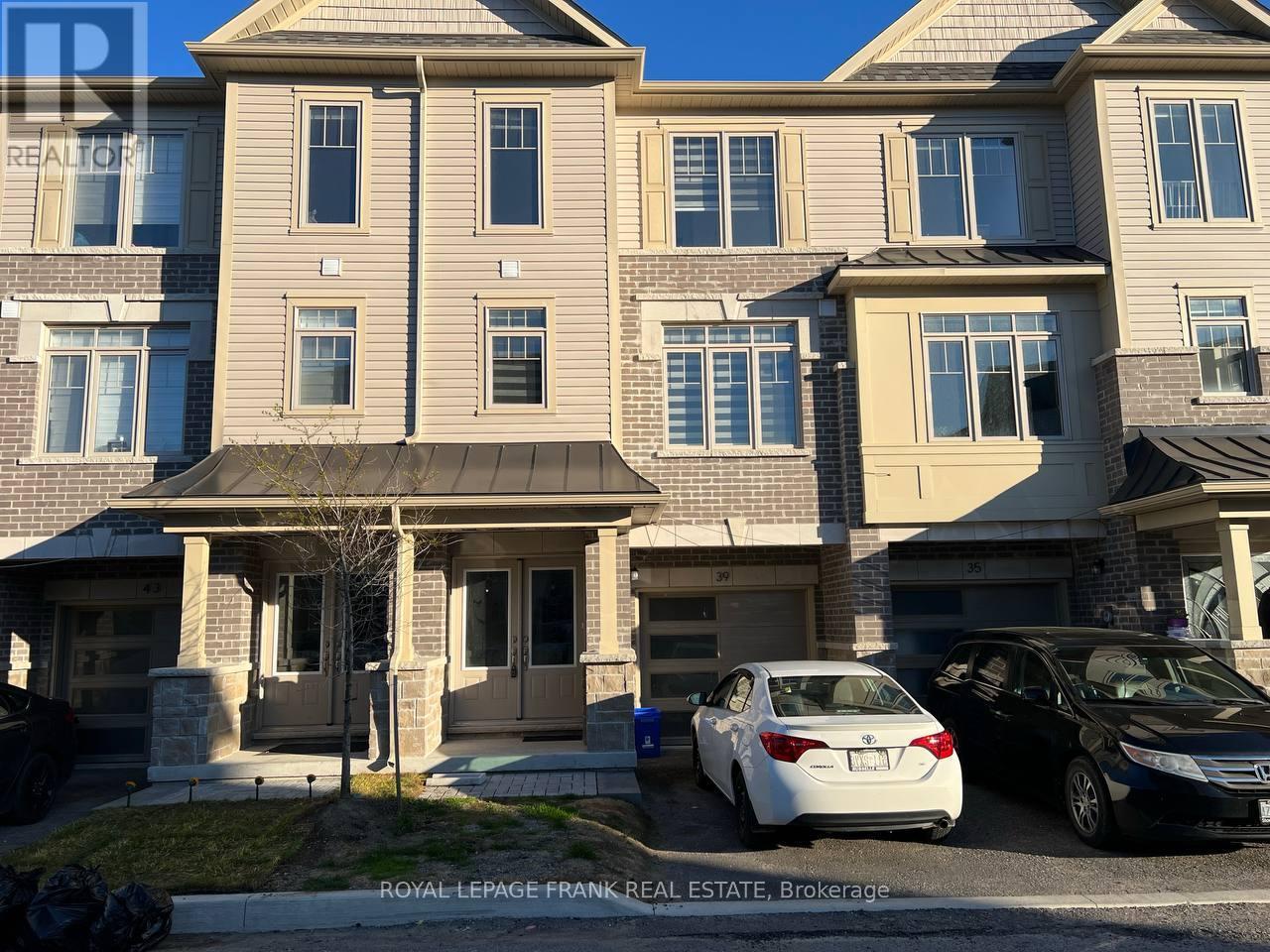 39 Bavin St, Clarington Bowmanville, ON L1C 7H5