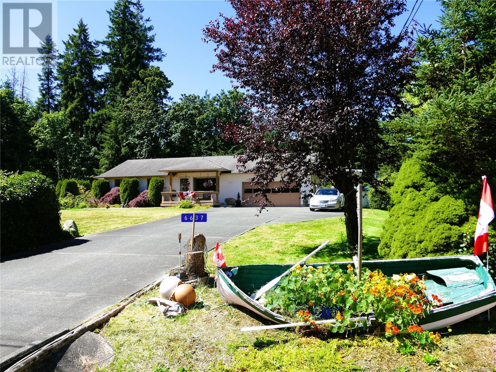 6637 Walker Frontage Rd, Fanny Bay, BC V0R 1W0