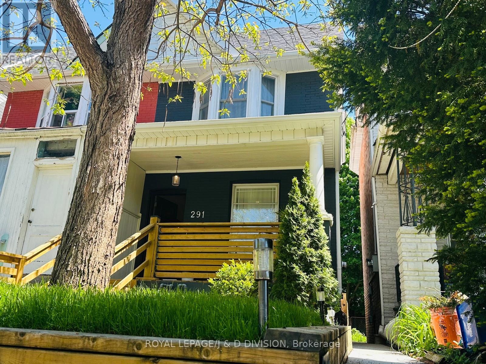 291 Highfield Rd, Toronto, ON M4L 2V4