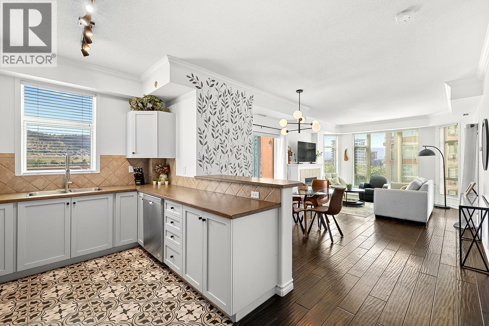 1128 Sunset Drive Unit 703, Kelowna, BC V1Y 9W7