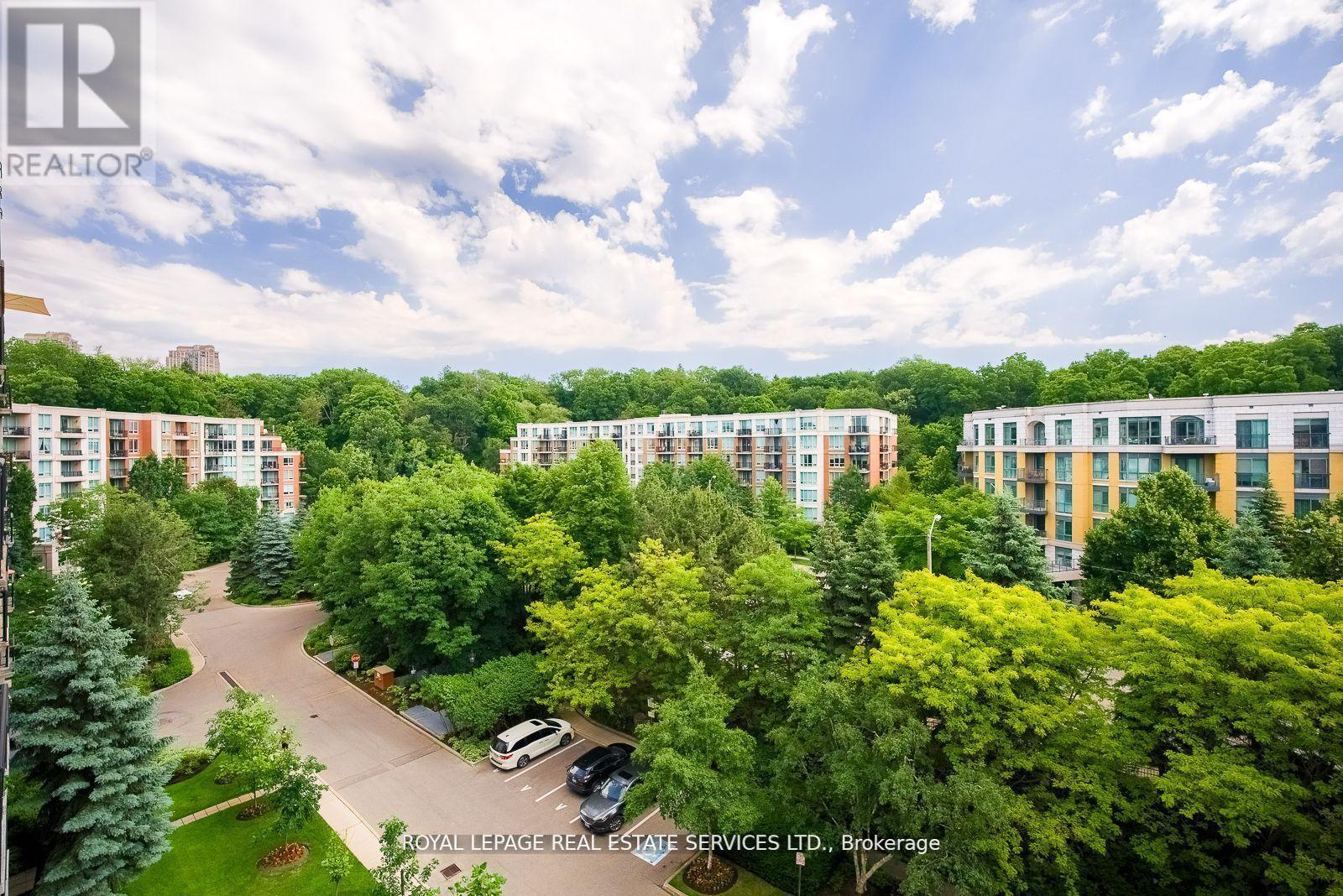 811 18 William Carson Cres, Toronto, ON M2P 2G6