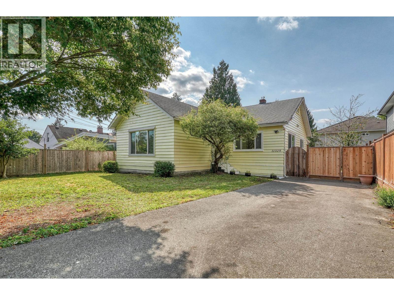 11329 207 Street, Maple Ridge, BC V2X 1W4