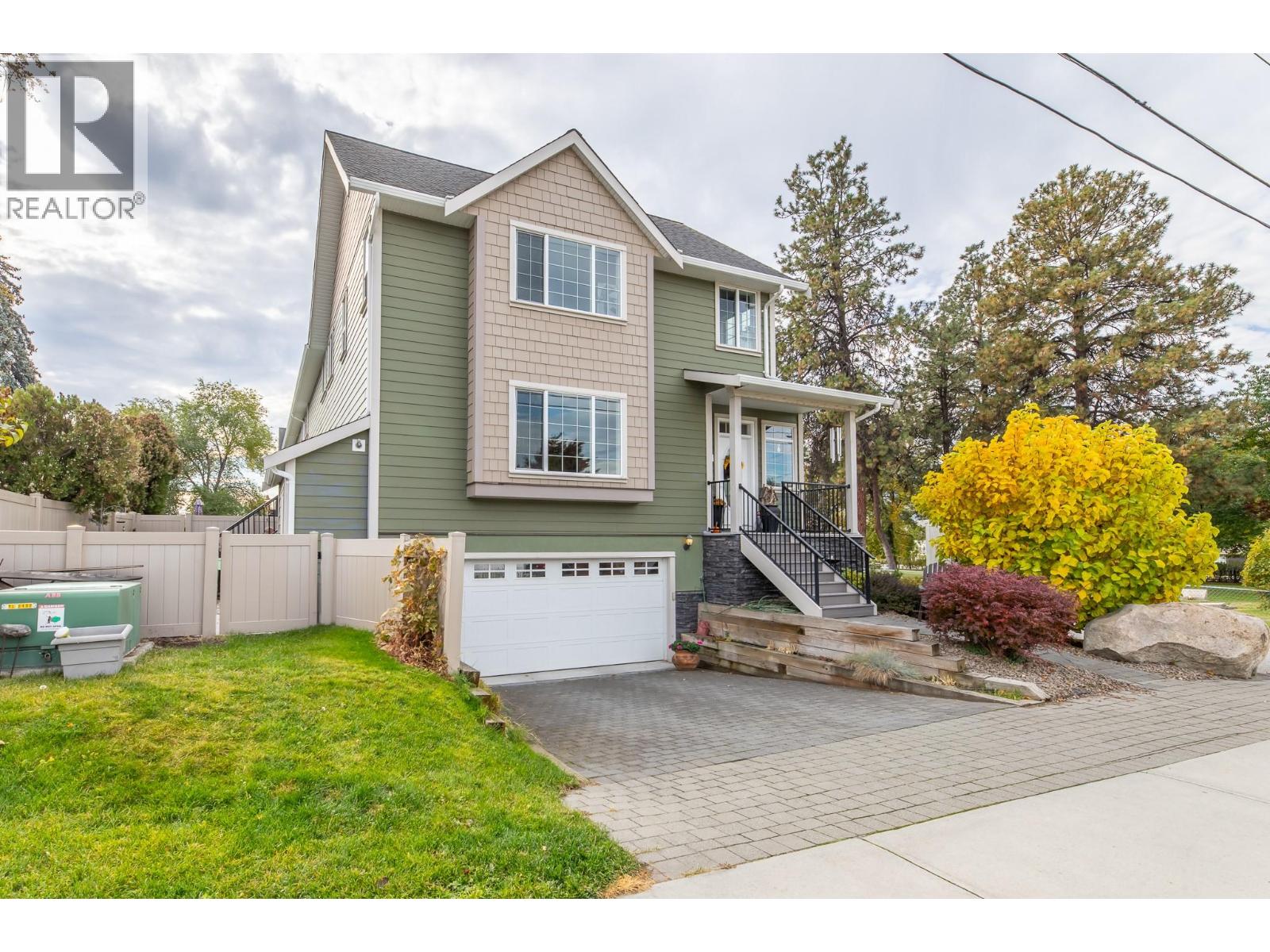 168 Regina Ave, Penticton, BC V2A 2K8