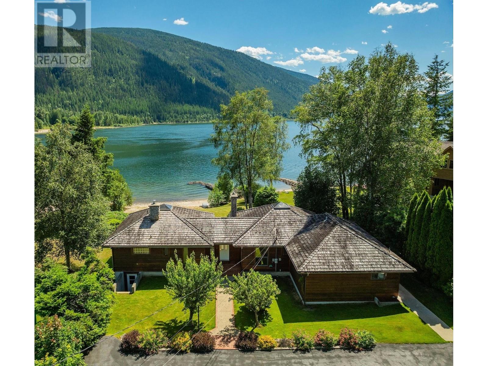 3918 Macgregor West Rd, Nelson, BC V1L 6M8