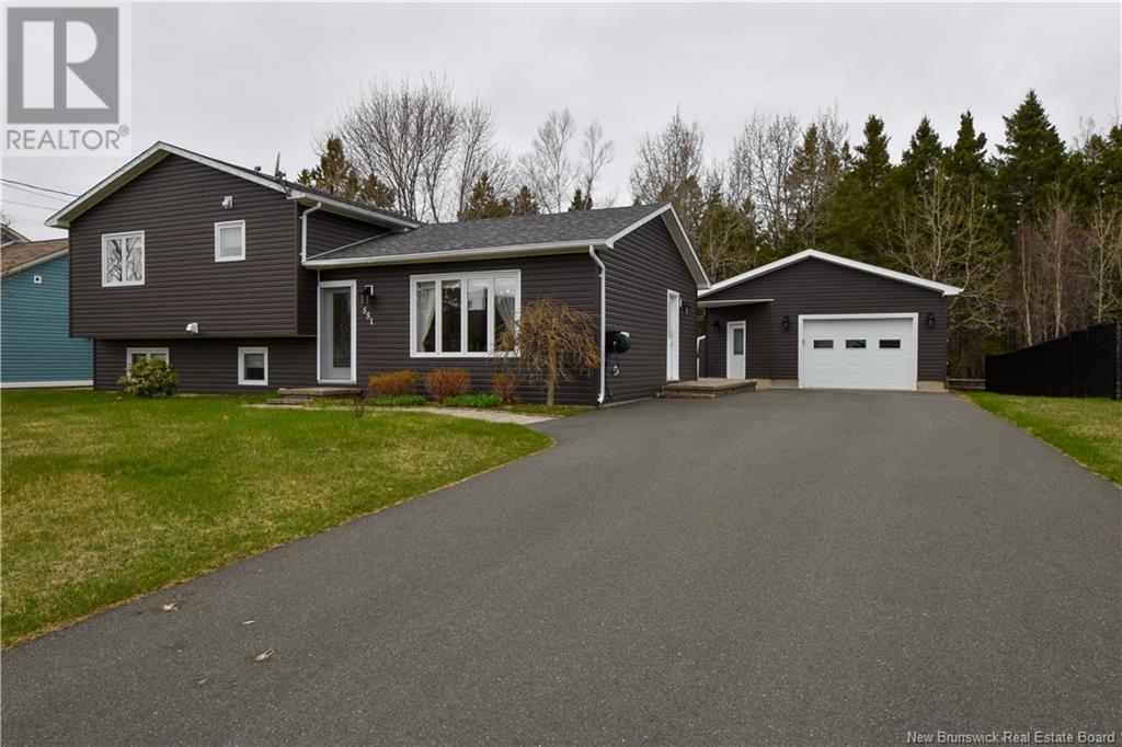551 Alfreda, Tracadie-Sheila, NB E1X 1B4