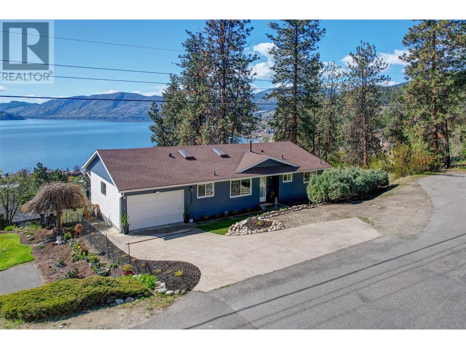 4239 4 Avenue, Peachland, BC V0H 1X5